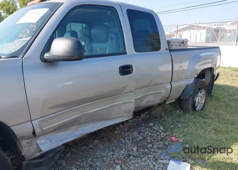 2003 Chevrolet Silverado K1500 z USA, uszkodzony, nr VIN 2GCEK19T831405373